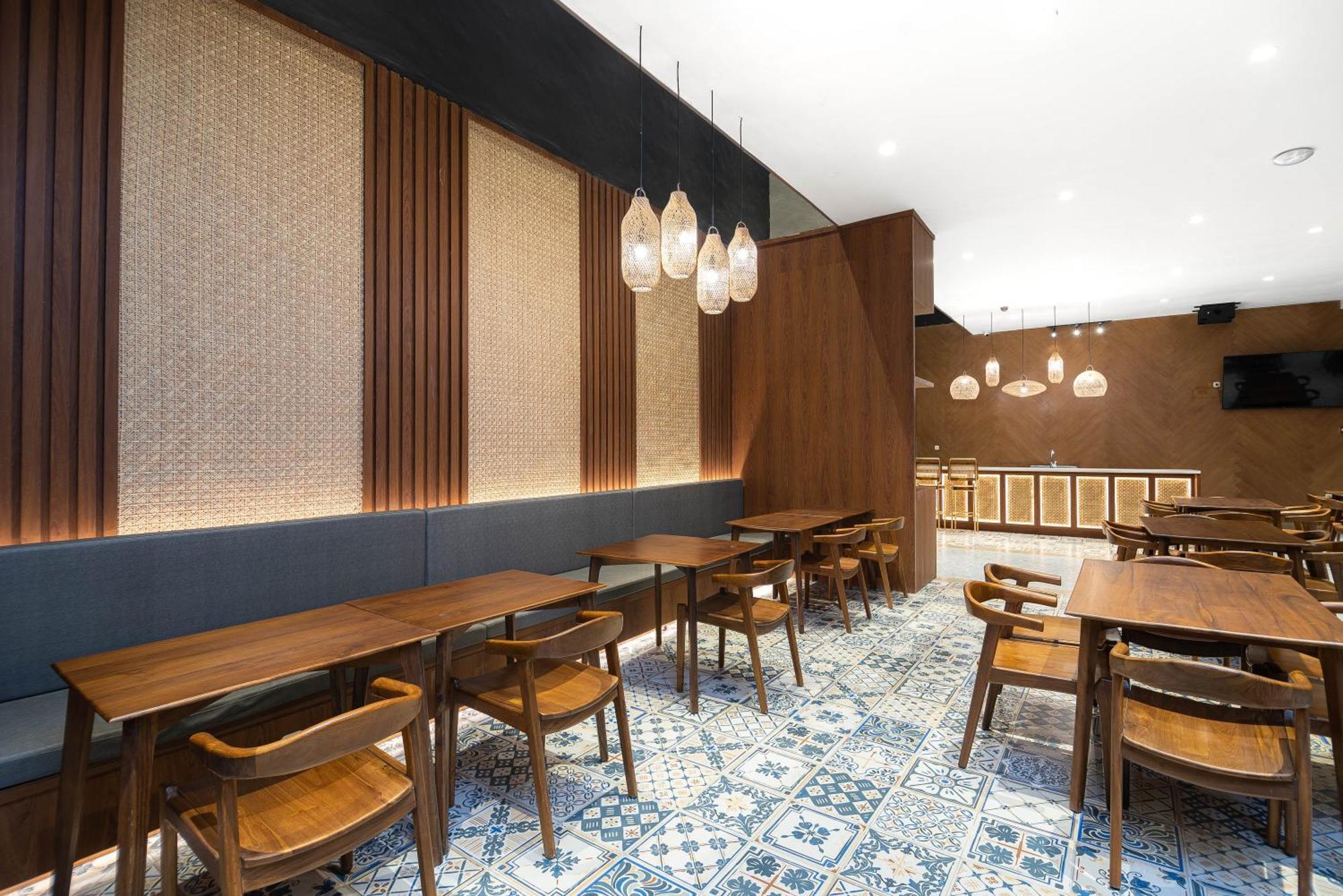 Artotel Hotel 3*